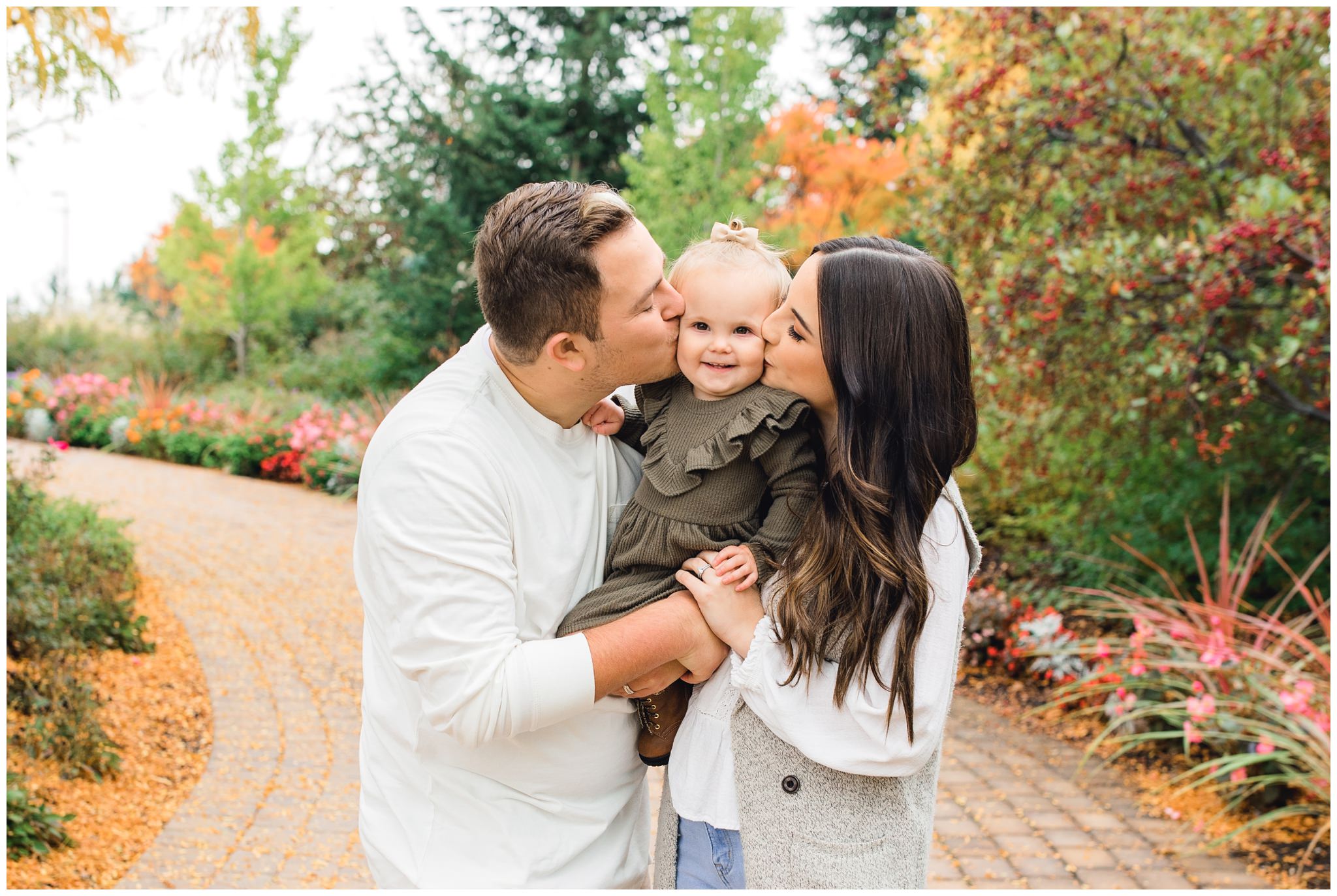 Family session posing for extended families