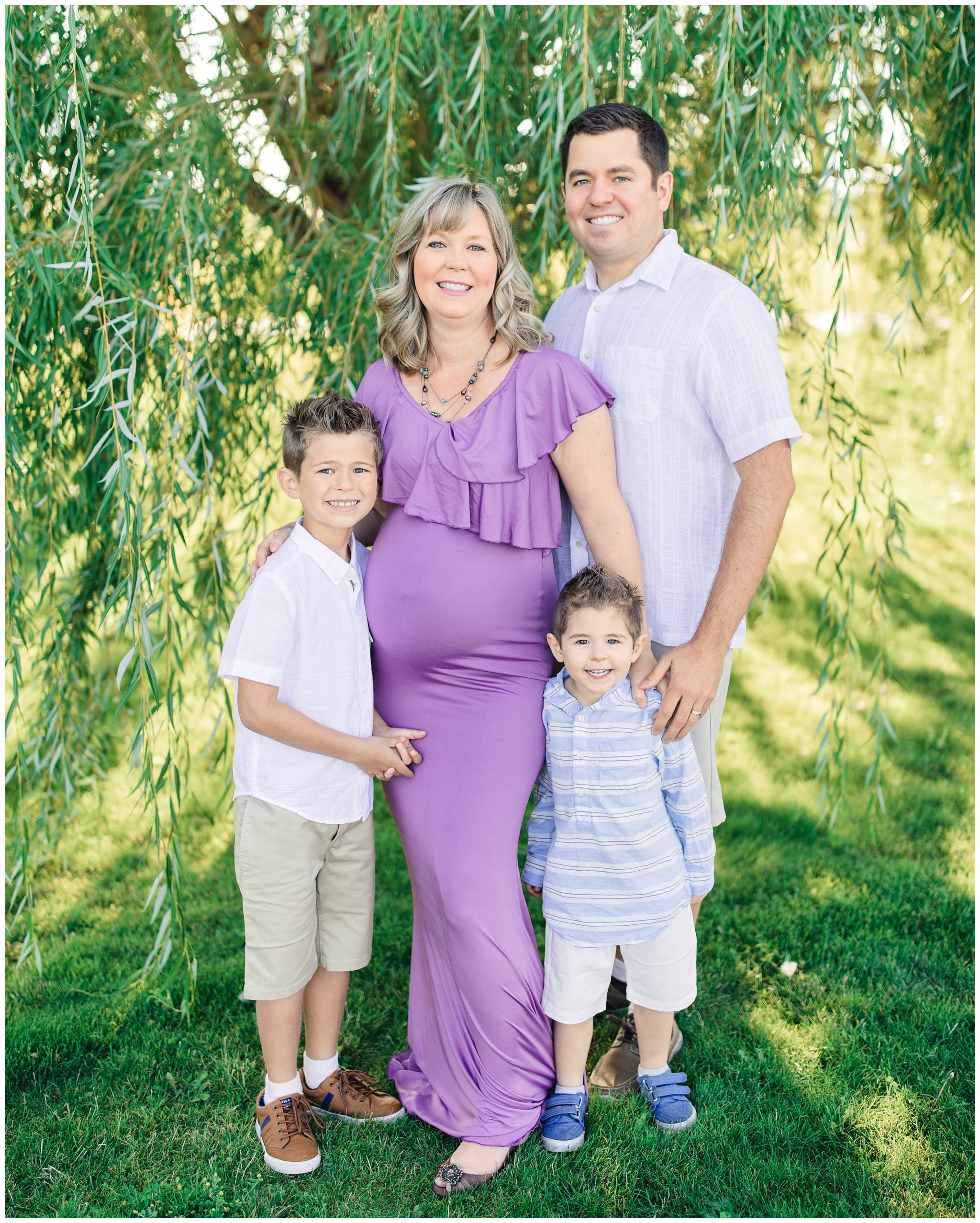 Family pictures in Lubbock texas near a willow tress